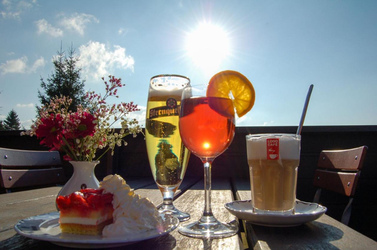Berggasthaus & Pension Schoene Aussicht คลินเงนธาล ภายนอก รูปภาพ