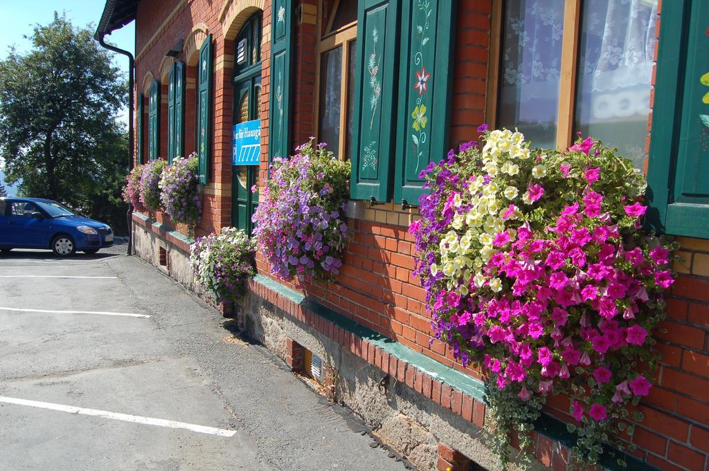 Berggasthaus & Pension Schoene Aussicht คลินเงนธาล ภายนอก รูปภาพ