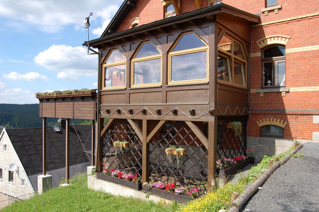 Berggasthaus & Pension Schoene Aussicht คลินเงนธาล ภายนอก รูปภาพ