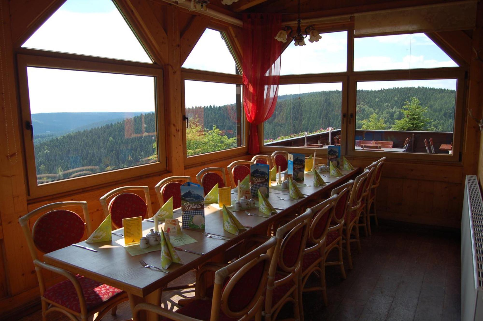 Berggasthaus & Pension Schoene Aussicht คลินเงนธาล ภายนอก รูปภาพ