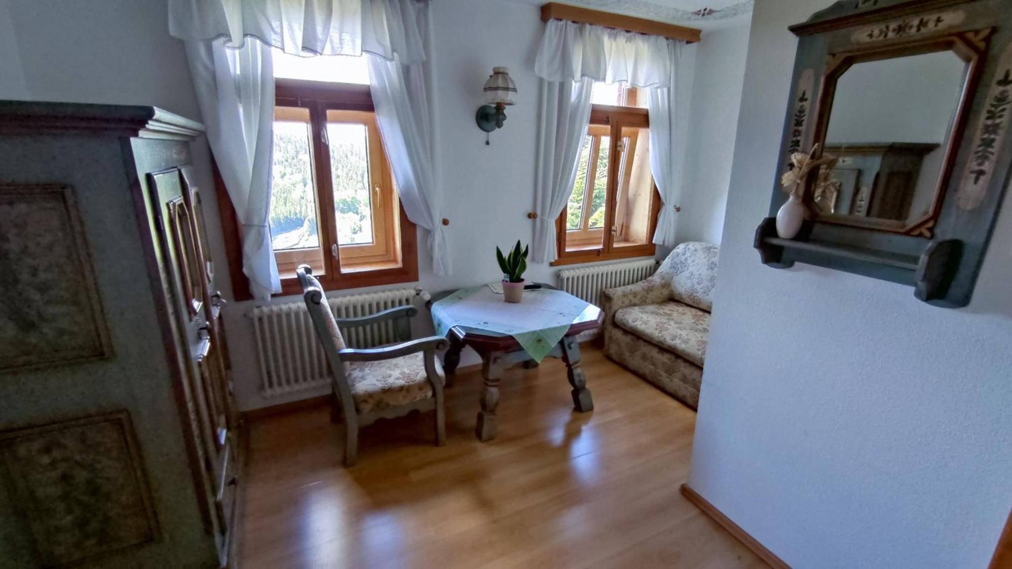 Berggasthaus & Pension Schoene Aussicht คลินเงนธาล ภายนอก รูปภาพ