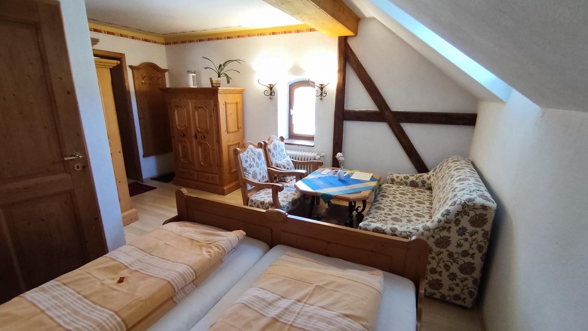 Berggasthaus & Pension Schoene Aussicht คลินเงนธาล ภายนอก รูปภาพ