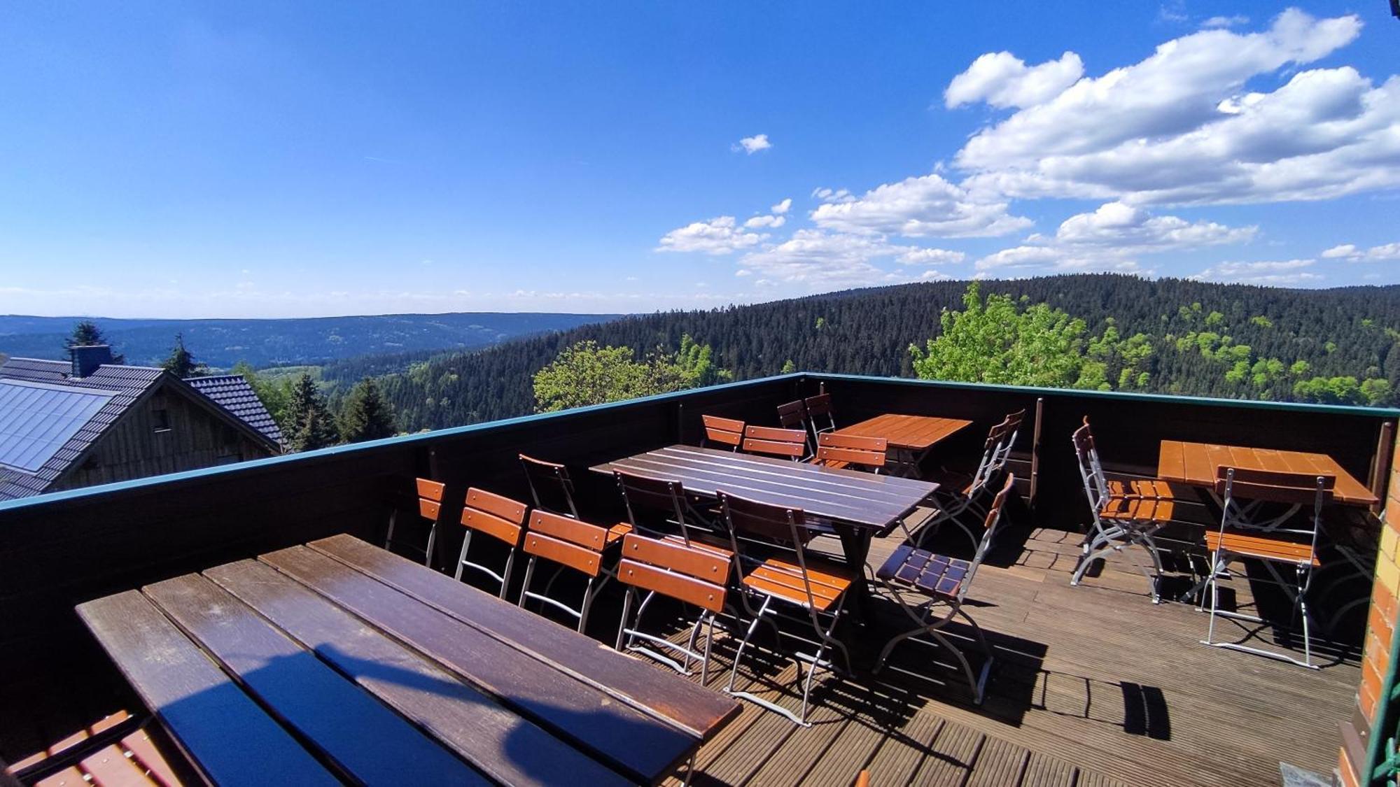 Berggasthaus & Pension Schoene Aussicht คลินเงนธาล ภายนอก รูปภาพ